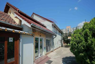 De vanzare casa in zona Nufarul - 18