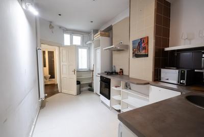 Apartament cu 3 camere semidecomandat în Central - 8