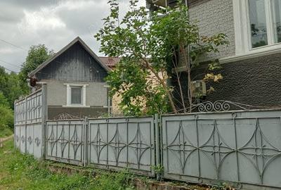 Casă cu 5 camere cu Teren 1500 Mp în Călățele - 4