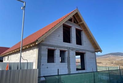 Casă cu 4 camere în Sâncrai - 3