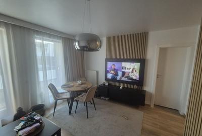 Apartament cu 2 camere decomandat, mobilat în Tractorul