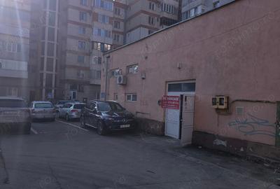 Spațiu comercial, de 130 mp, în Central - 6