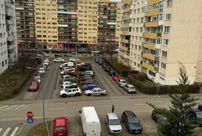 VAND APARTAMENT 2 CAMERE ETAJ 4 MIHAI VITEAZU