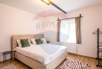 Casă individuală cu 7 camere cu Teren 860 Mp în Central - 9