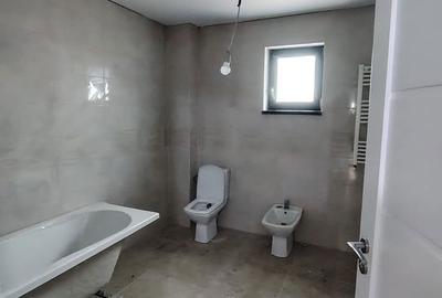 Casă cu 4 camere în Bucium - 2