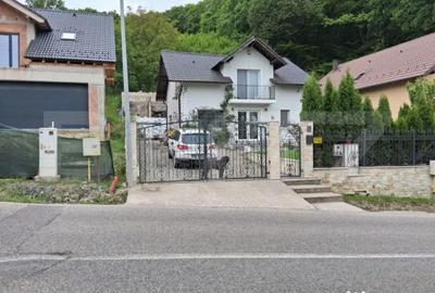 Casă cu 4 camere cu Teren 500 Mp în Central - 5