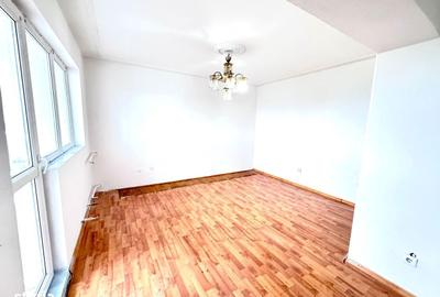 Apartament cu 3 camere decomandat în Faleză - 3