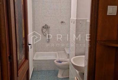 Apartament cu 3 camere decomandat în 7 Noiembrie - 8