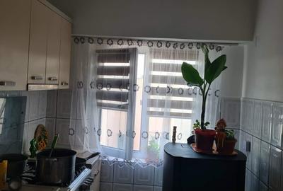 Apartament cu 3 camere semidecomandat în Hârșova - 6
