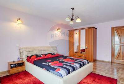 Vila cu potential in Zarnesti - 10 camere, curte mare - 36