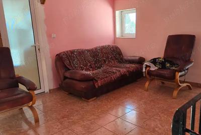 Casă cu 6 camere cu Teren 715 Mp în Fratelia - 2