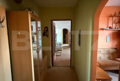 Apartament cu 2 camere semidecomandat în Micro 4 - 8