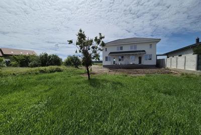 Casă cu 4 camere cu Teren 300 Mp în Central - 9