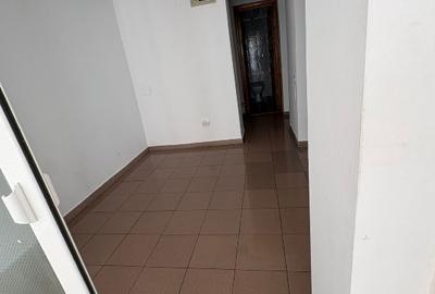 Spațiu comercial, de 140 mp, în Central - 9