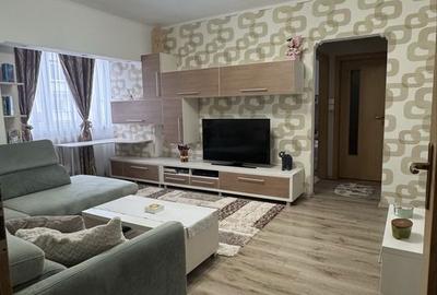Apartament cu 3 camere semidecomandat în Central - 3