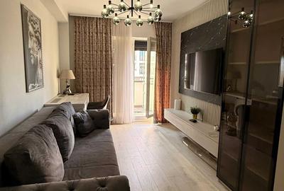 Apartament cu 2 camere semidecomandat, mobilat în Tractorul - 3