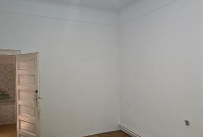 Casă cu 6 camere cu Teren 242 Mp în Ultracentral - 9