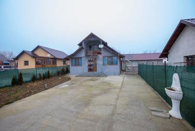 Casa cu 3 camere de vanzare - 1