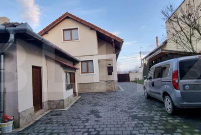Casa cu 3 camere, 120 mp utili pe un teren de 1200 mp, zona centrala