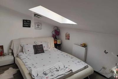 Vanzare apartament 3 camere decomandate cu scara  interioara 60 mp zona Poarta 6 - 2