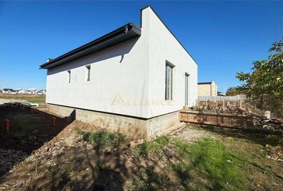 Apartament cu 4 camere decomandat în Berceni - 3