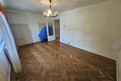 Apartament cu 2 camere decomandat în Micro IV - 2