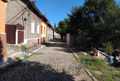 Vand Casa cu curte, 1 min de centru Anina 32000 EURO