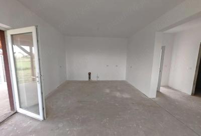 Casă cu Teren 430 Mp în Biharia - 4