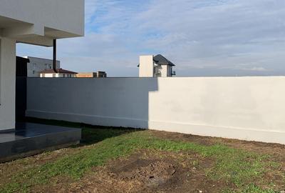 Vila noua, la cheie, langa Cartierul Florilor, sector 5 - 2