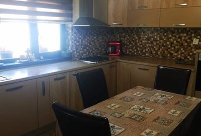 Vila P+E, Stefanesti- Zavoi , teren 1.360 mp, mobilata - 24