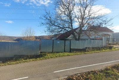 Casă cu 3 camere cu Teren 1400 Mp în Fâșca - 2