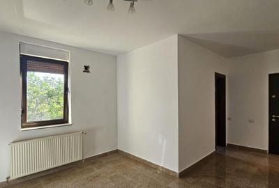 Apartament cu 5 camere semidecomandat în Central - 11