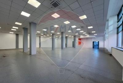 Spatiu comercial de inchiriat, zona Iris, 600mp, inaltime 3.80-4.20m - 1