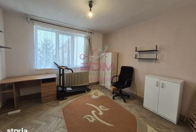 Apartament cu 2 camere semidecomandat în Micro 1 - 3