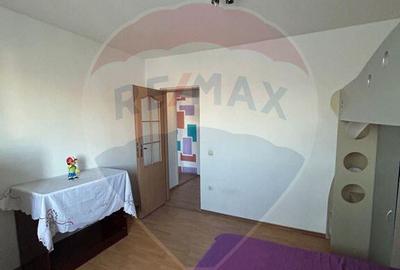 Apartament cu 3 camere de inchiriat Zamca - 9
