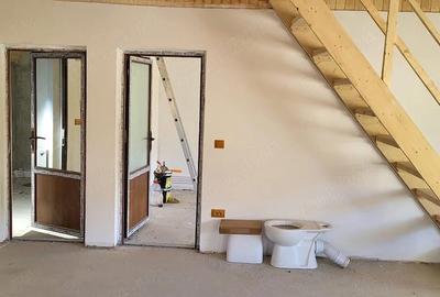 Casă cu Teren 500 Mp în Aninoasa - 4