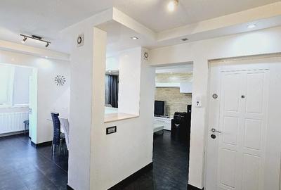 Apartament cu 3 camere decomandat în Alfa