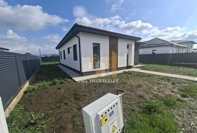 Casă individuală cu 4 camere cu Canalizare în Sânpetru - 2