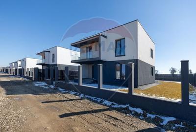 Casă cu 4 camere cu Teren 500 Mp în Sânpetru - 15