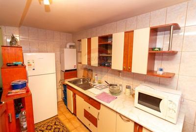Casa - Vila de vanzare cu 5 camere Valenii de Munte - Strada Bratocea - 6
