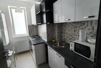 Apartament cu 3 camere semidecomandat în Central - 2