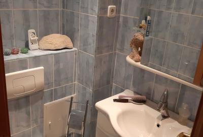 Apartament cu 3 camere decomandat în Central - 1