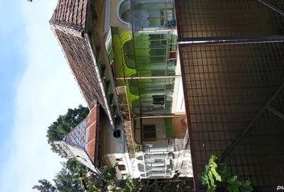 La vanzare doua case locuibile ?i teren 1000 de mp in com. Pietrari, jude?ul Valcea . - 2