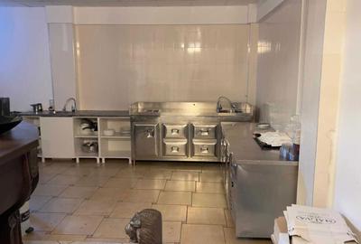 Spațiu comercial, de 190 mp, în Central - 3