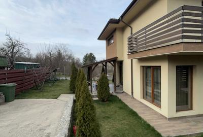 Casă cu 4 camere în Central