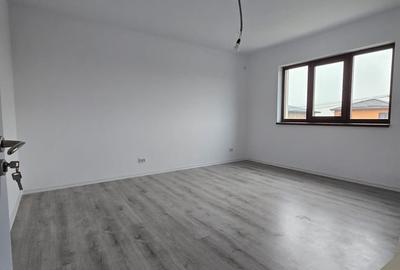 Casă cu 4 camere cu Teren 320 Mp în Berceni