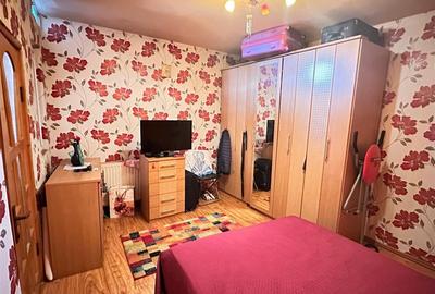 Casa batraneasca, zona  Buna Vestire  Ploiesti, teren 175 mp,renovata in 2004 - 4