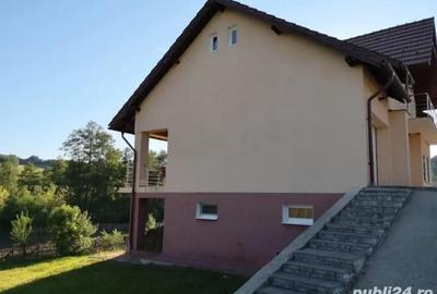 Casă cu 5 camere în Central - 2