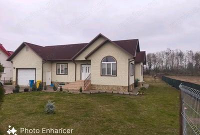 Casă cu Teren 3000 Mp în Central - 2