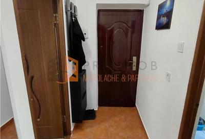 Garsoniera cf 1 decomandata zona Crang - 5